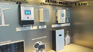 Visual Demo Wall แสดงขั้นตอนการทำงานเต็มรูปแบบของระบบไฮบริดสตอเรจ Wind Solar & PMG ของเรา