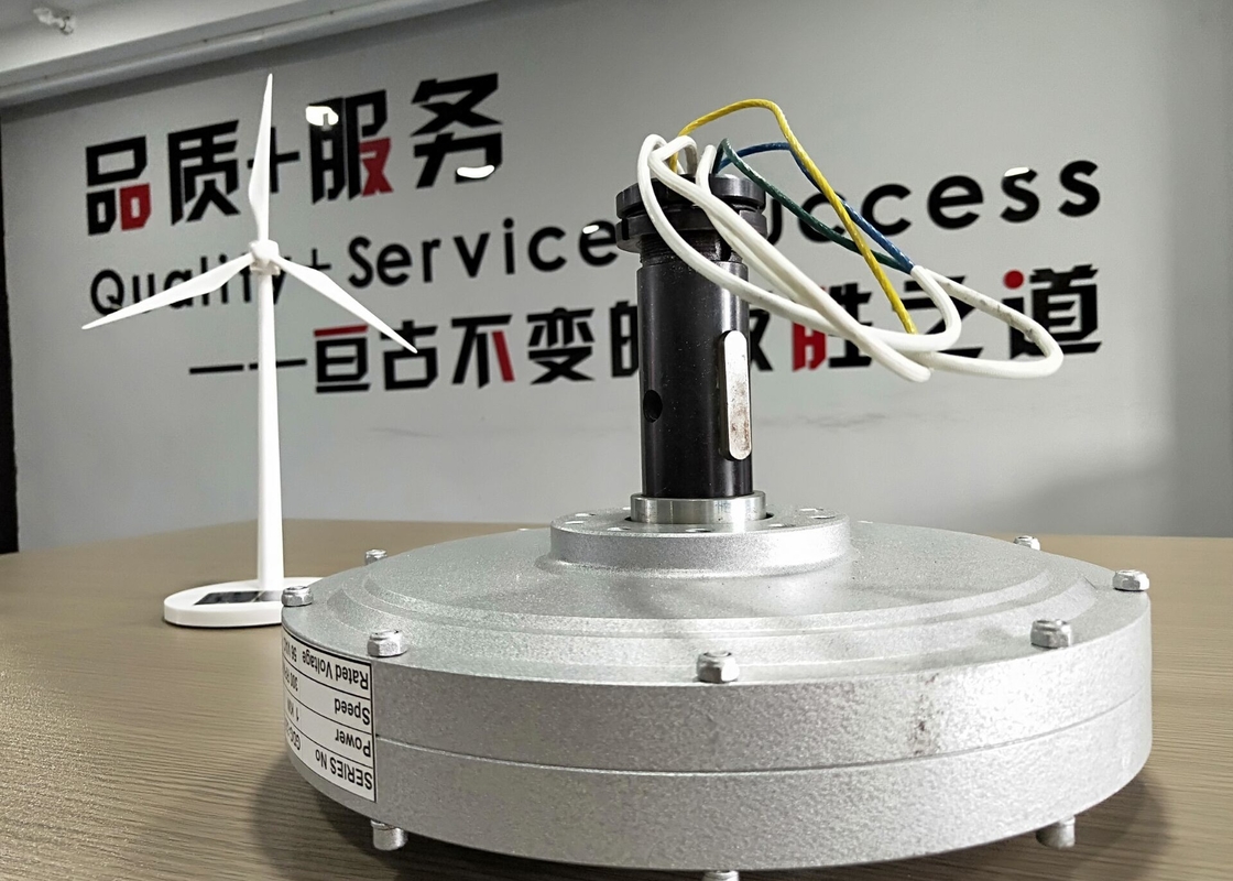 เครื่องกำเนิดไฟฟ้ากระแสสลับแม่เหล็กถาวรต่ำรอบต่อนาทีต่ำ 3KW เครื่องกำเนิดลมแนวตั้งแรงบิดเริ่มต้นต่ำ