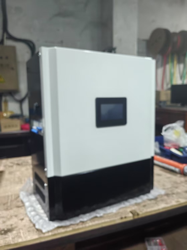 LCD Display Off Grid Controller AC To DC Converter 220mm X 150mm X 65mm สําหรับการใช้งานนอกเครือข่าย