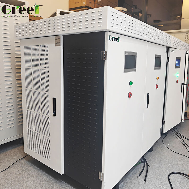 ตัวควบคุมแบบออนกริดประสิทธิภาพสูงพร้อมแบตเตอรี่ลิเธียมไอออนและหน้าจอสัมผัส LCD สำหรับการจัดการพลังงาน