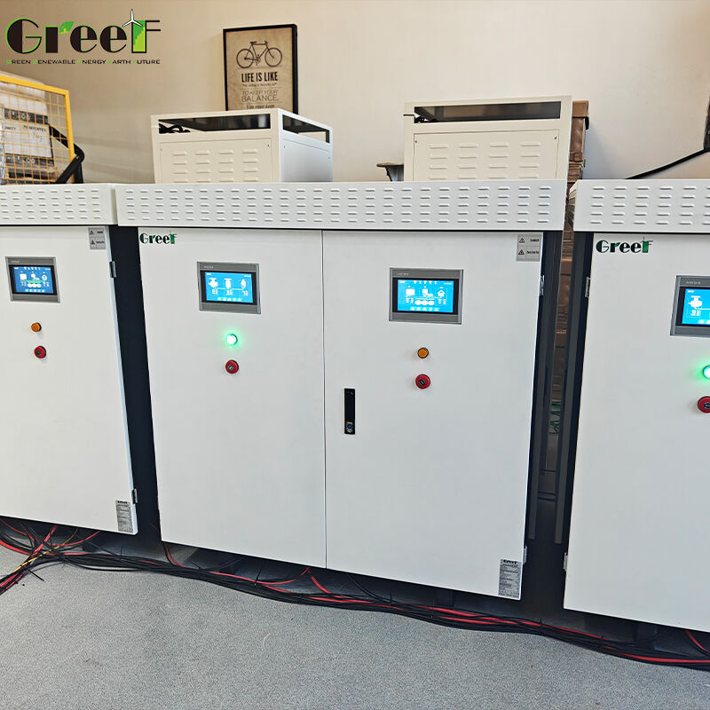 แบตเตอรี่ลิทธิียมไอออนในเครือข่ายควบคุมด้วยจอสัมผัส LCD และประสิทธิภาพสูงสุด 95% สําหรับระบบแสงอาทิตย์และระบบลม