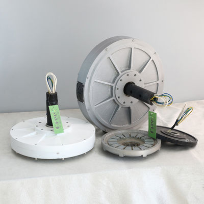 เครื่องกําเนิดแม่เหล็กคงที่แบบอัคเซียลฟลัคซ์ไร้แกน 3 ขั้นตอน การผลิตไฟฟ้าพร้อมการรับประกัน 3 ปี